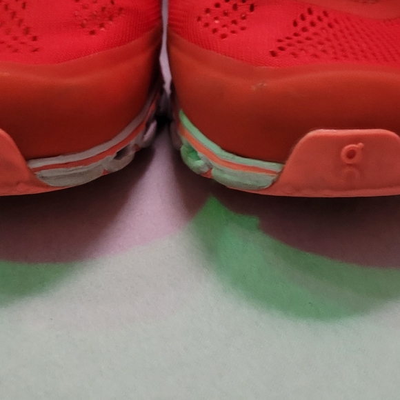 Women's On Cloud Cloudflow sz 9 - Picture 6 of 6